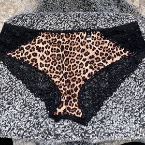 Torrid animal print hipster panty.